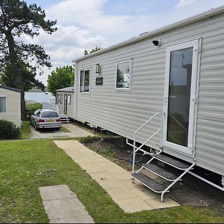 46 Pine Ridge Hotel Poole Eksteriør billede