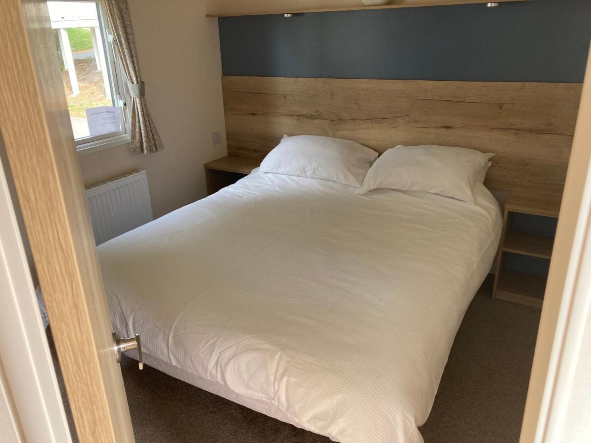 46 Pine Ridge Hotel Poole Eksteriør billede